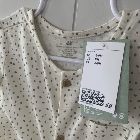 H&M baby romper - Picture 3 of 5